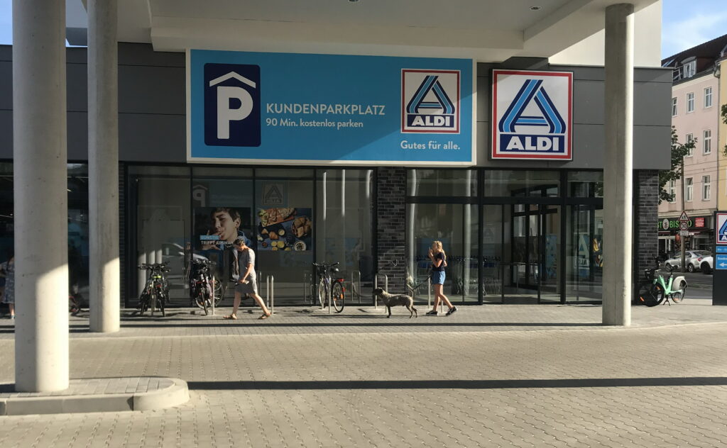 Parkplätze in der Nähe Simply Stitch Wolle, Stoffe, Kurzwaren